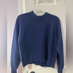 LULULEMON sweater